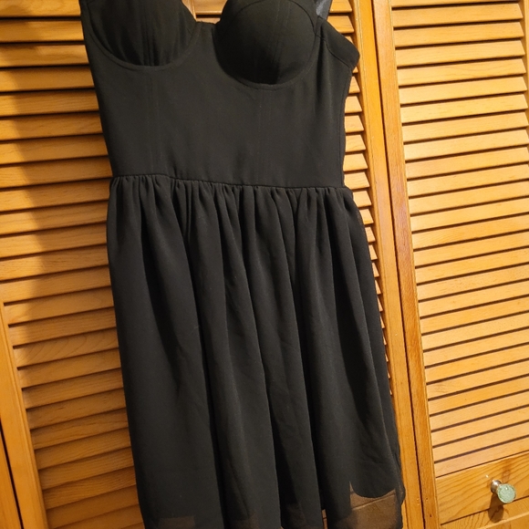 Guess Los Angeles Black One Shoulder Dress with Silver Details - Picture 5 of 13